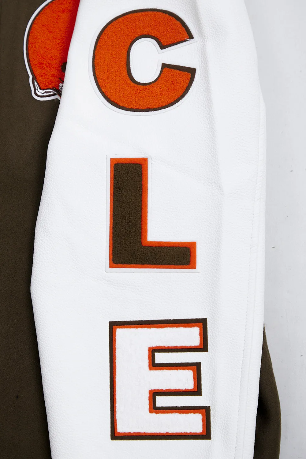 NFL CLEVELAND BROWNS CLASSIC WOOL VARSITY JACKET (BROWN/WHITE)